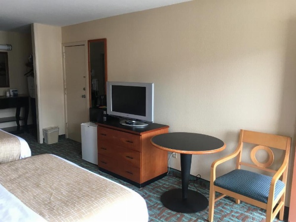 Travelodge by Wyndham Harriman image 14